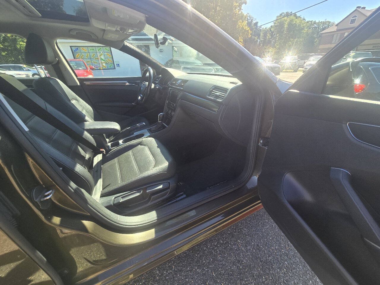 Used 2019 Volkswagen Passat 2.0T Wolfsburg FWD image 40