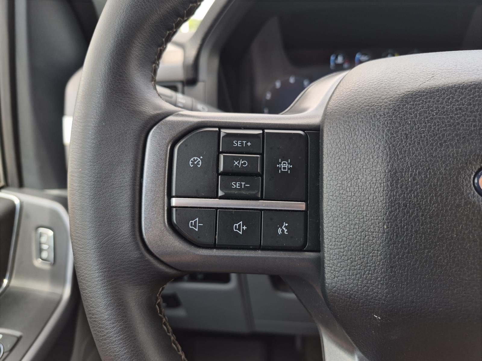 Used 2025 Ford F150 XLT w/ Equipment Group 301A Standard AWD/4WD image 18