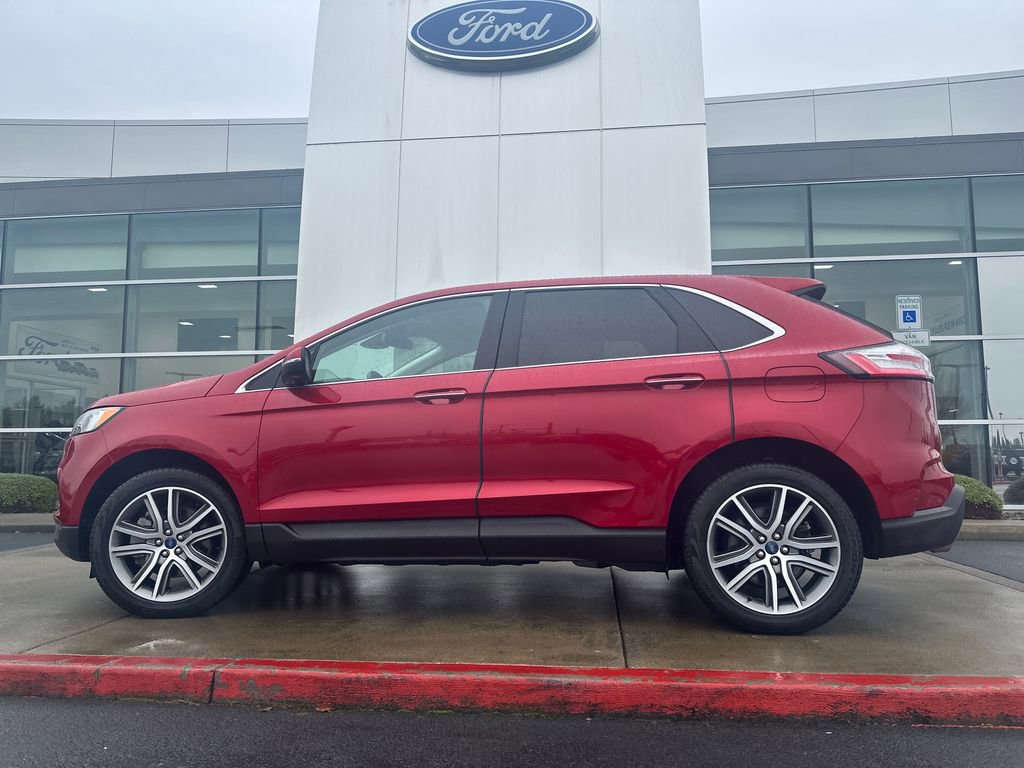 Used 2022 Ford Edge Titanium image 1