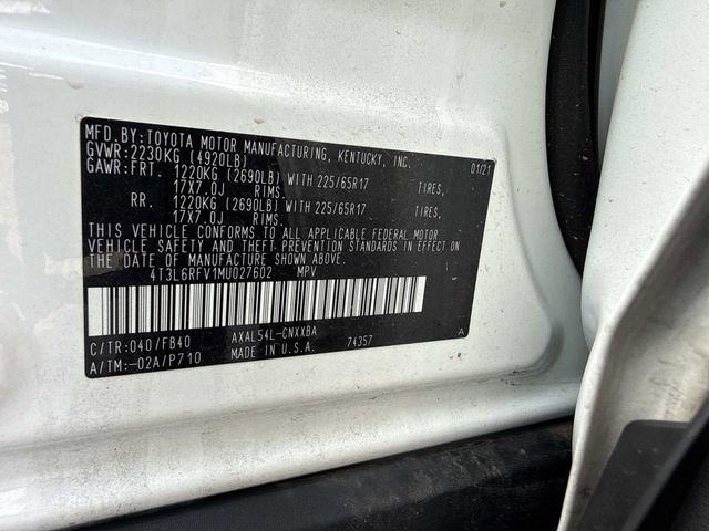 Used 2021 Toyota RAV4 LE image 29