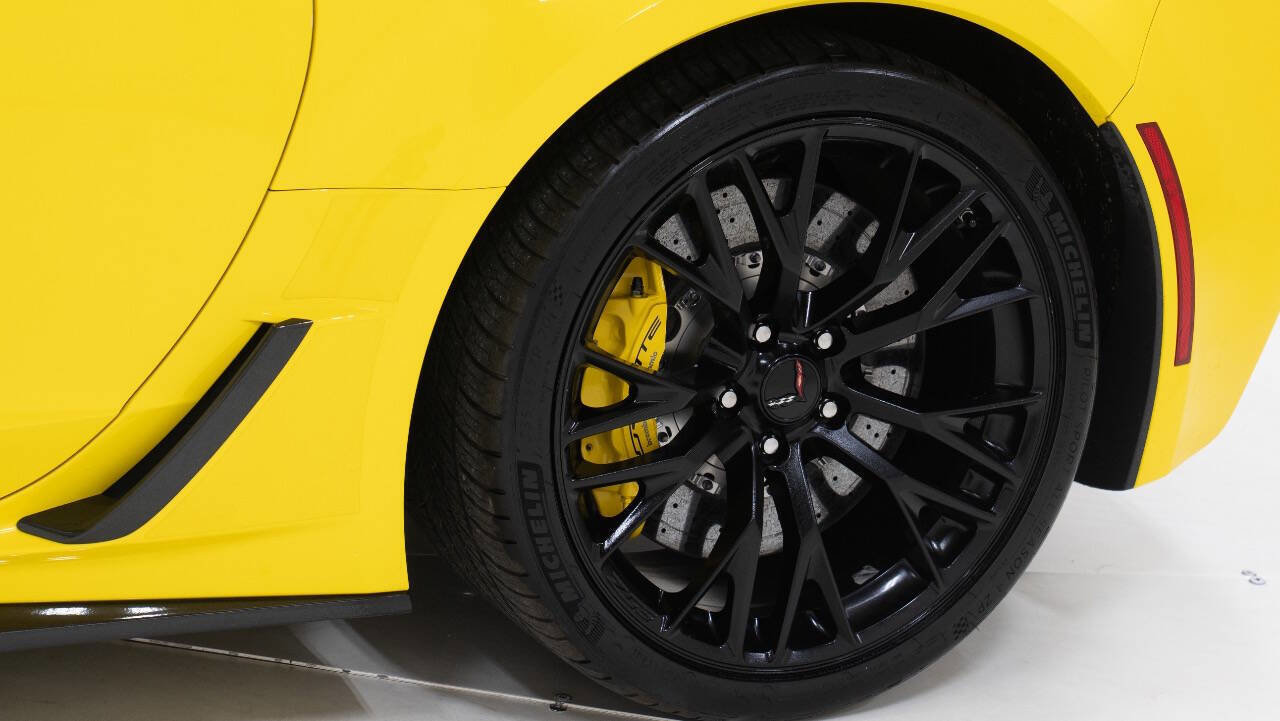 Used 2018 Chevrolet Corvette Z06 RWD image 76