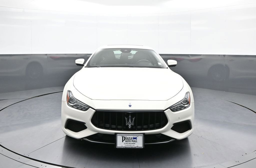 Used 2022 Maserati Ghibli Modena image 2