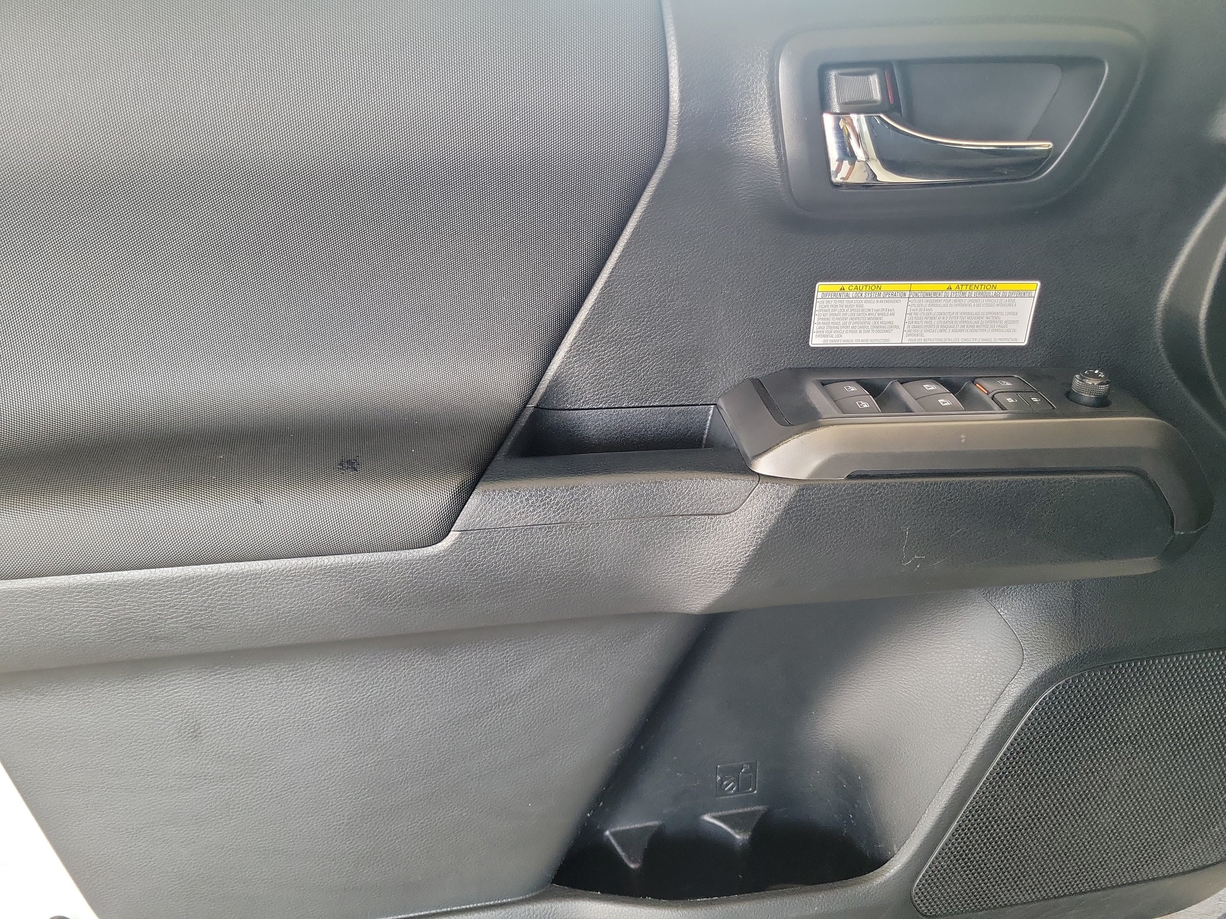 Used 2019 Toyota Tacoma TRD Off-Road AWD/4WD image 25