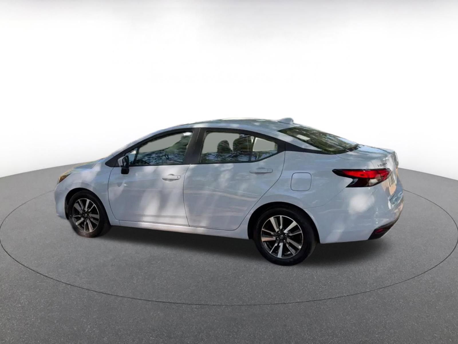 Used 2025 Nissan Versa SV FWD image 10