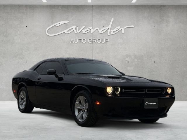 Used 2023 Dodge Challenger SXT RWD image 2