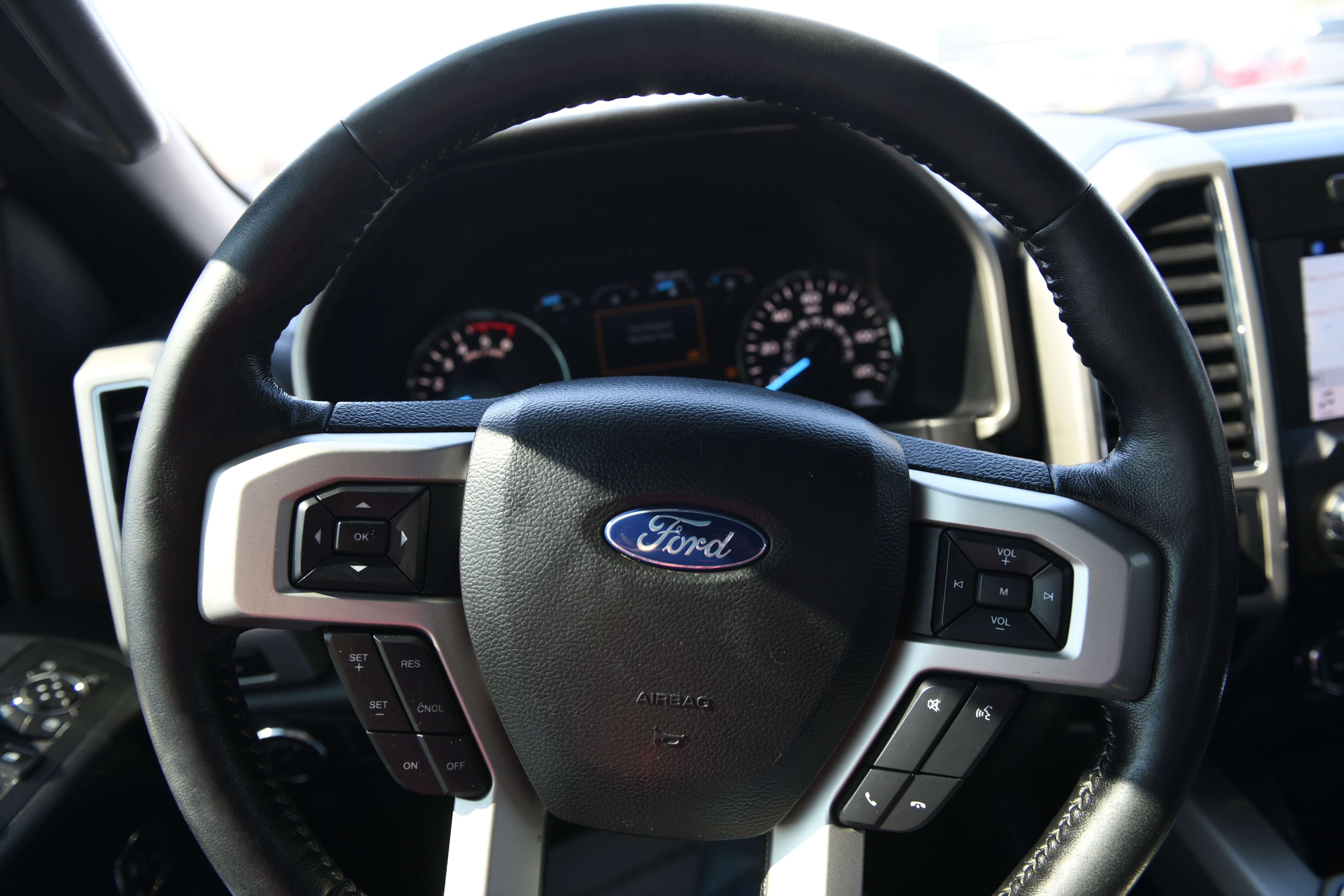 Used 2019 Ford F150 Lariat image 26