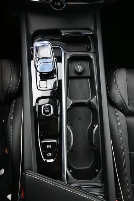 Used 2024 Volvo S60 B5 Plus w/ Climate Package FWD image 12