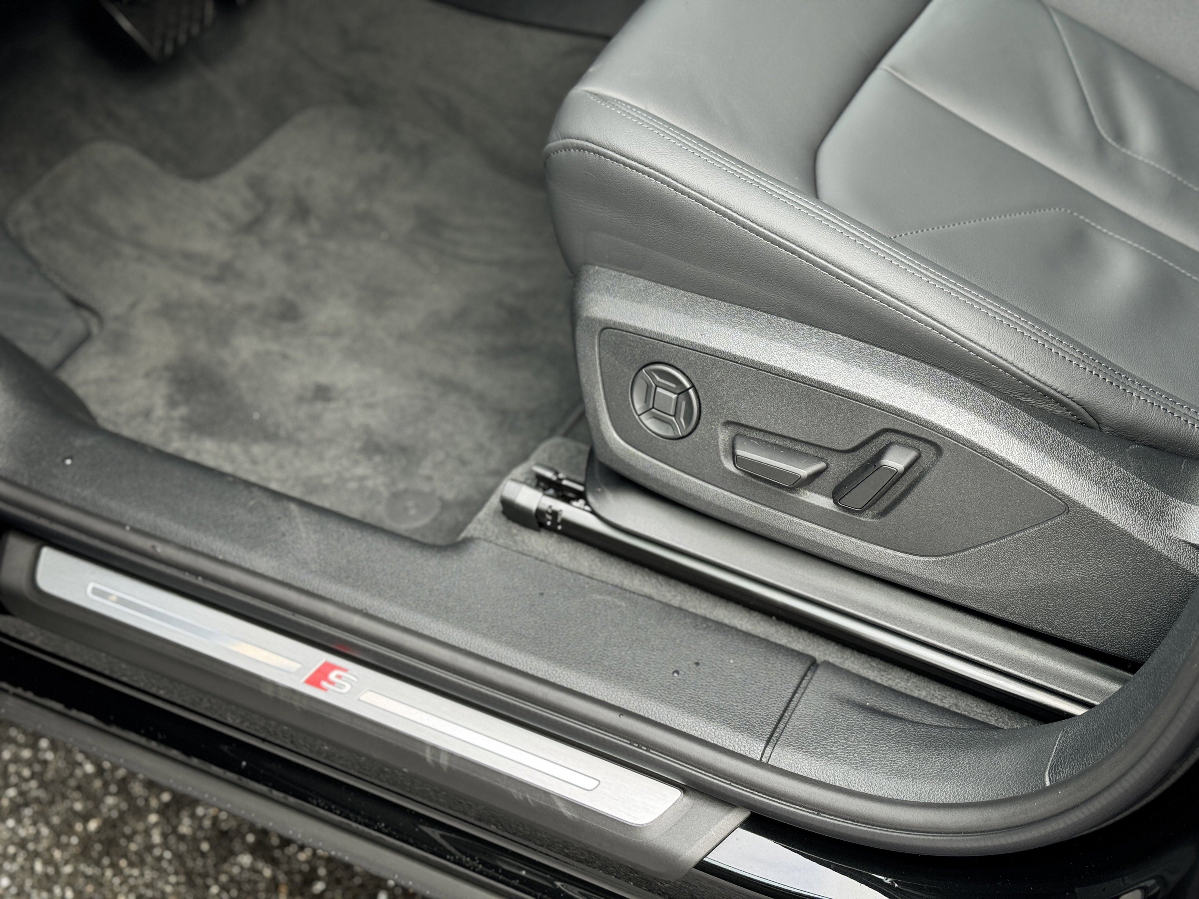 New 2025 Audi Q3 2.0T Premium image 14