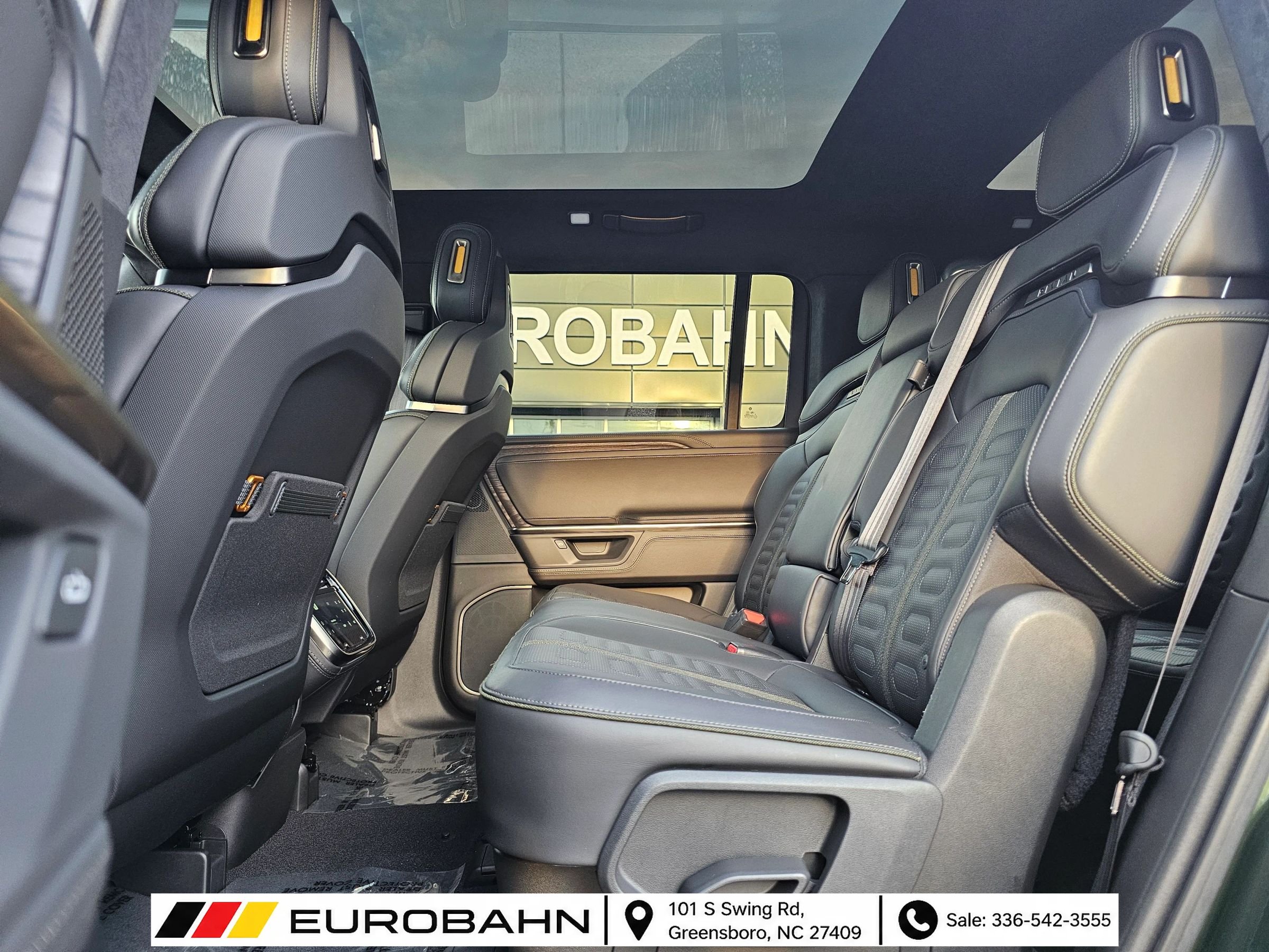 Used 2025 Rivian R1S Adventure Dual AWD/4WD image 24