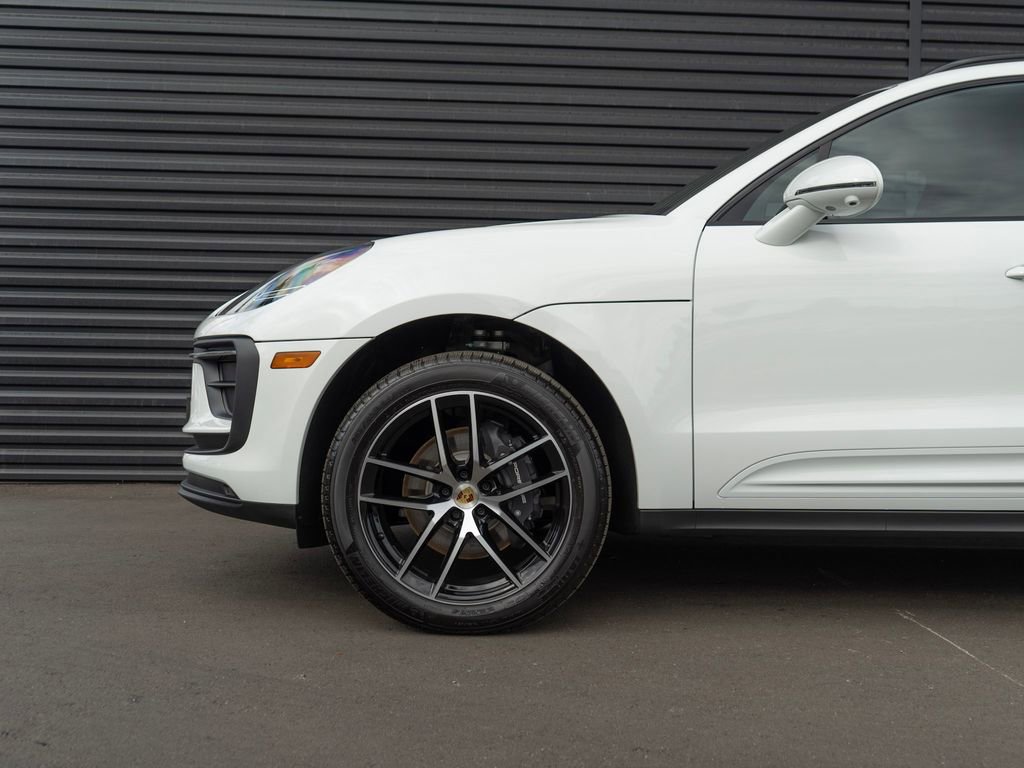 New 2025 Porsche Macan image 12