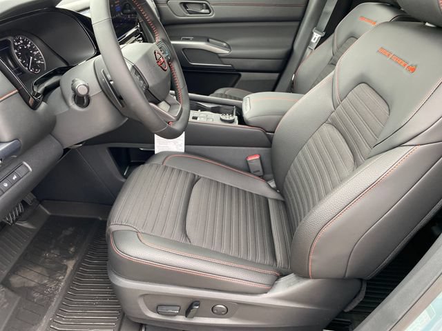 New 2026 Nissan Pathfinder Rock Creek w/ Rock Creek Premium Package AWD/4WD image 10
