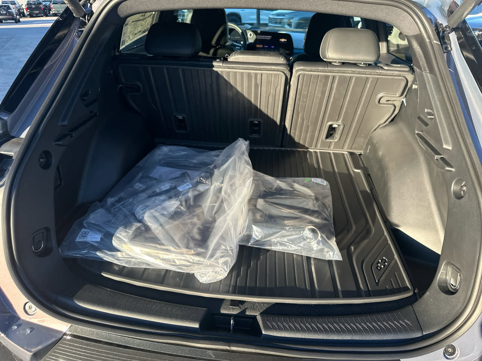New 2026 Chevrolet Equinox EV LT w/ Convenience Package II image 23