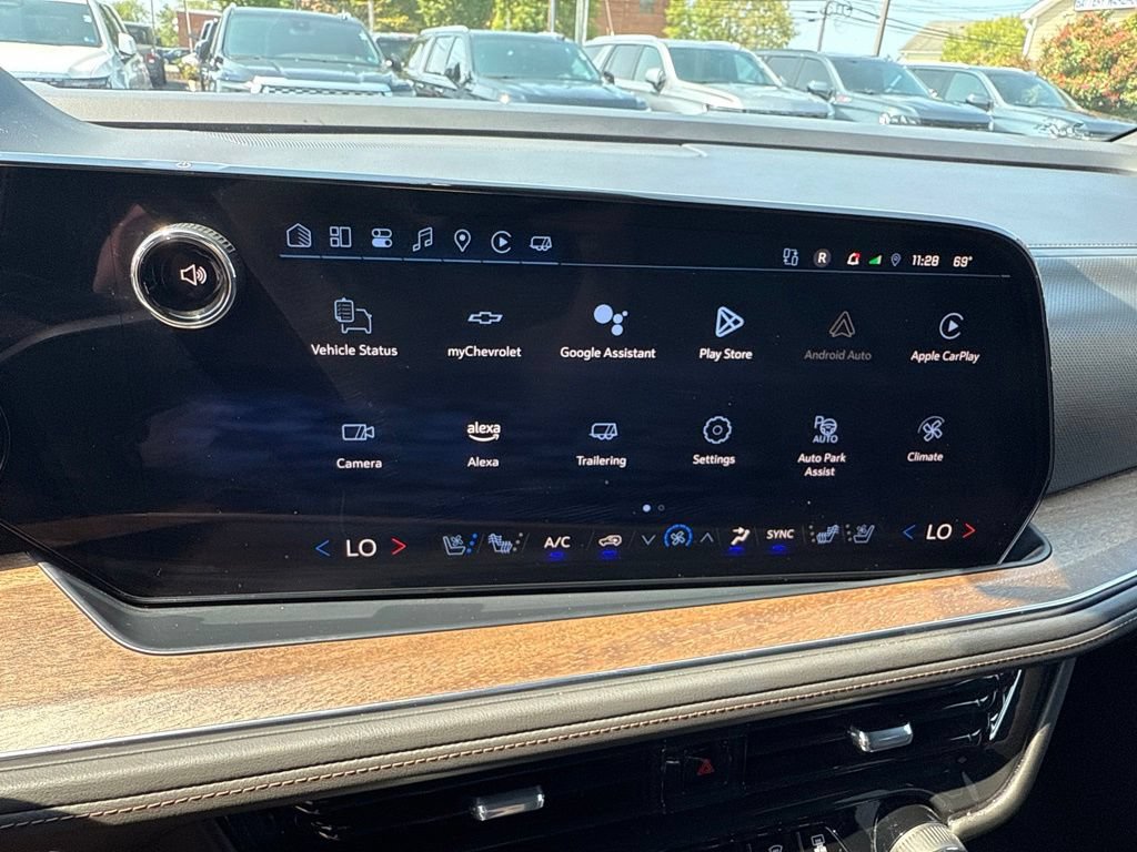Used 2025 Chevrolet Tahoe High Country AWD/4WD image 27