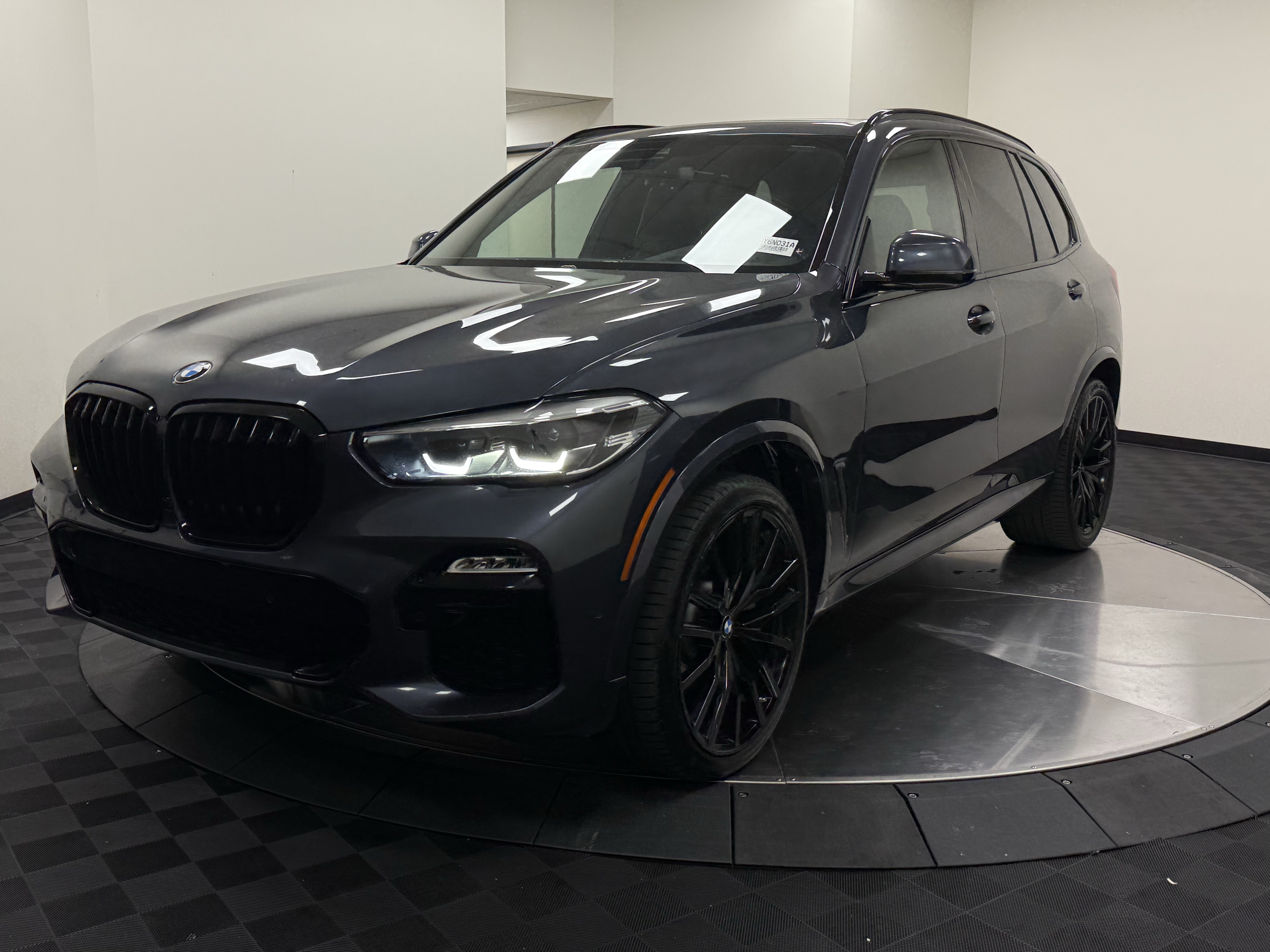 Used 2020 BMW X5 sDrive40i w/ M Sport Package RWD image 3