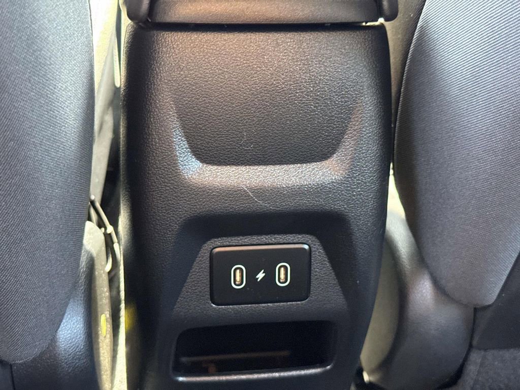 Used 2025 Hyundai Venue SEL FWD image 12