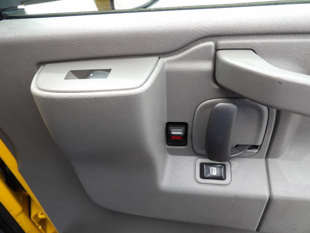 Used 2022 GMC Savana 3500 Extended w/ Power Convenience Package RWD image 26