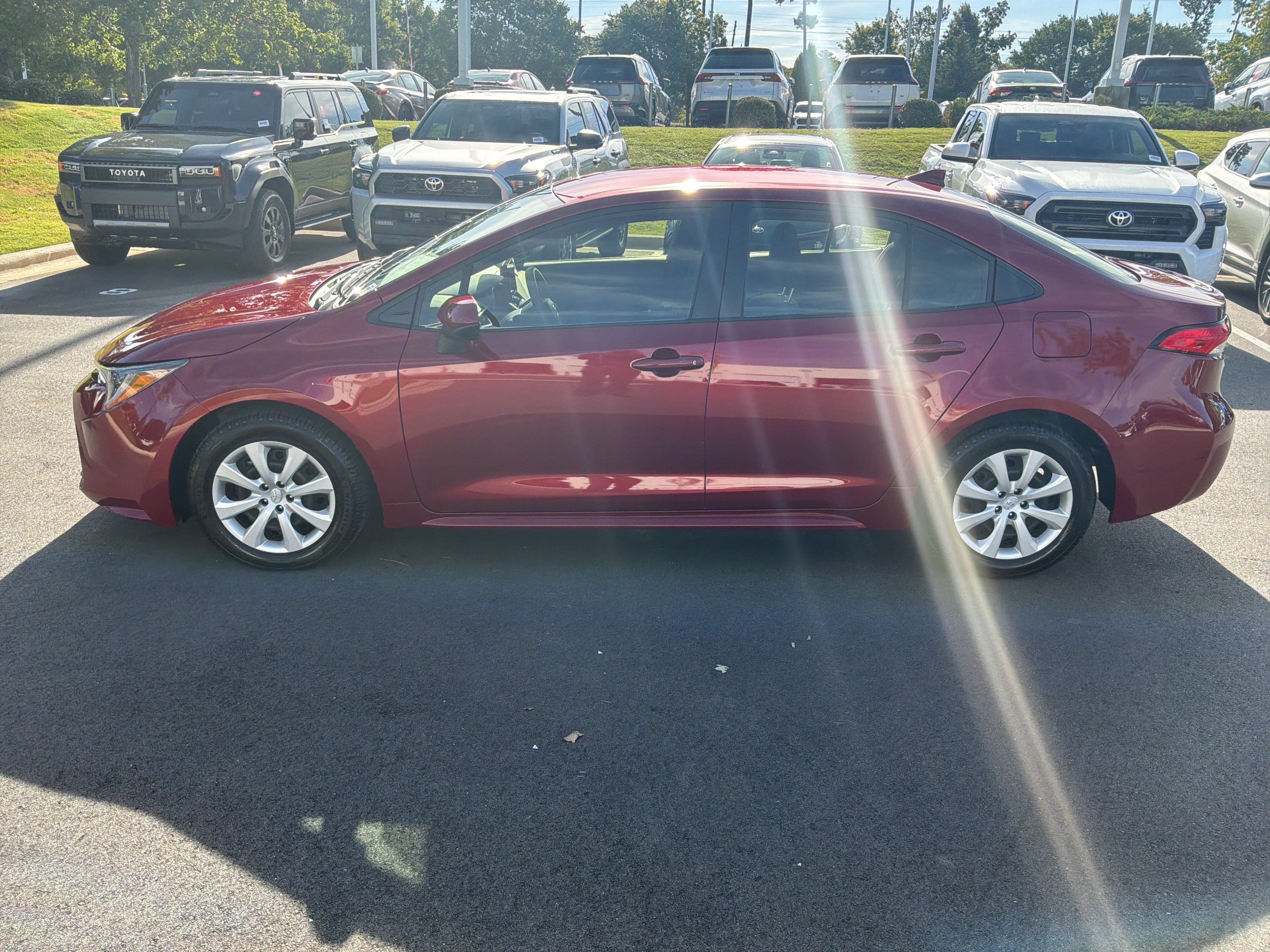 Used 2023 Toyota Corolla LE FWD image 7