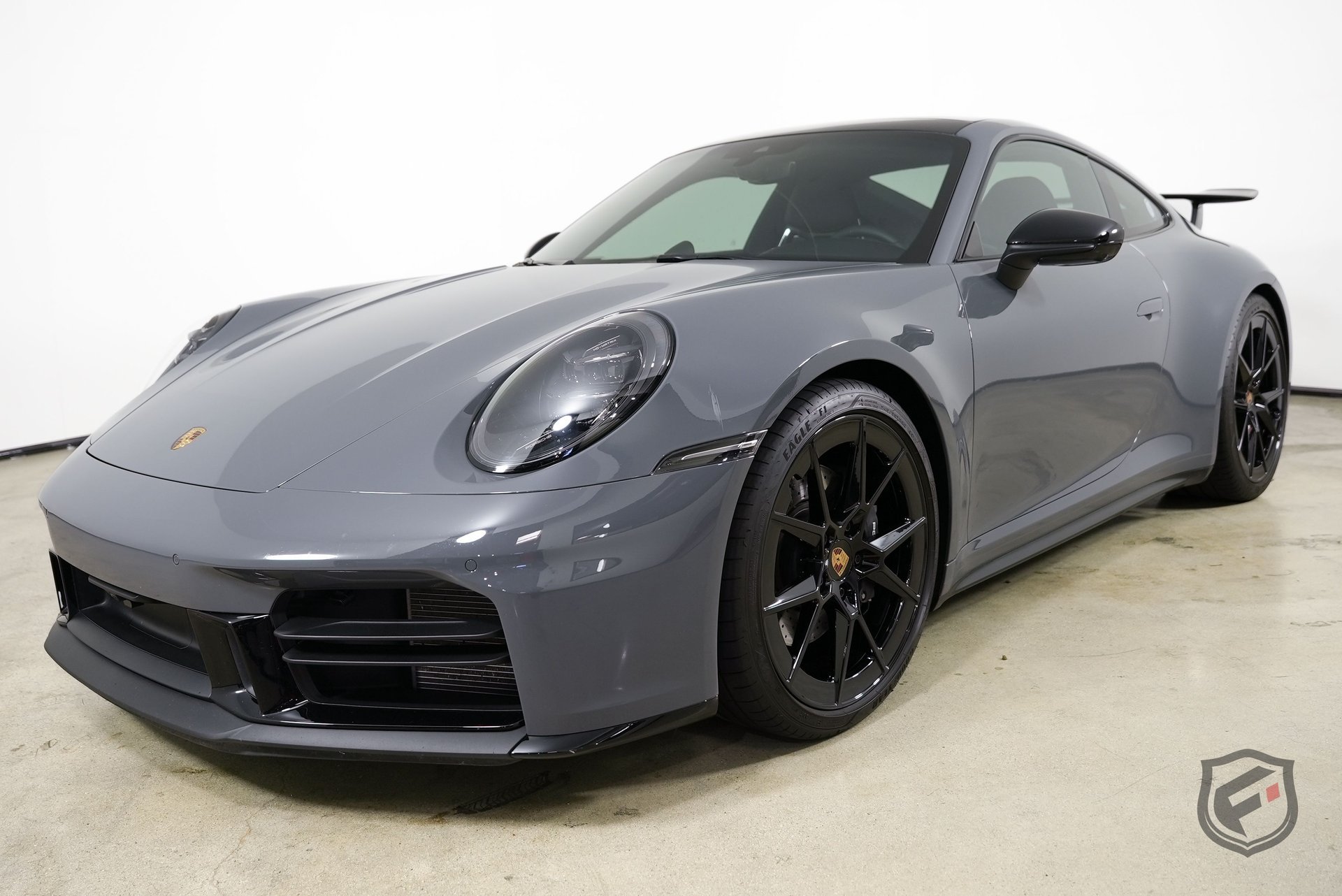 Used 2025 Porsche 911 Carrera RWD image 4