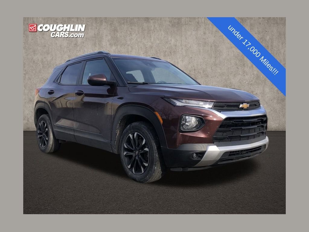 Used 2022 Chevrolet TrailBlazer LT w/ Driver Confidence Package image 1