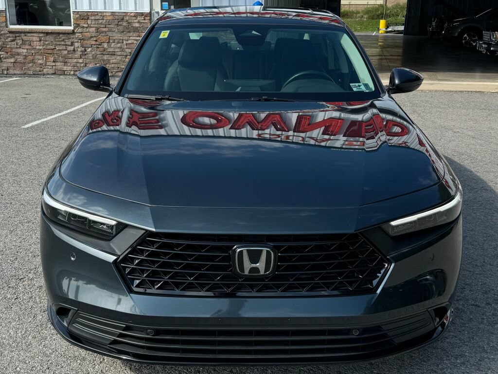 Used 2023 Honda Accord EX-L image 2