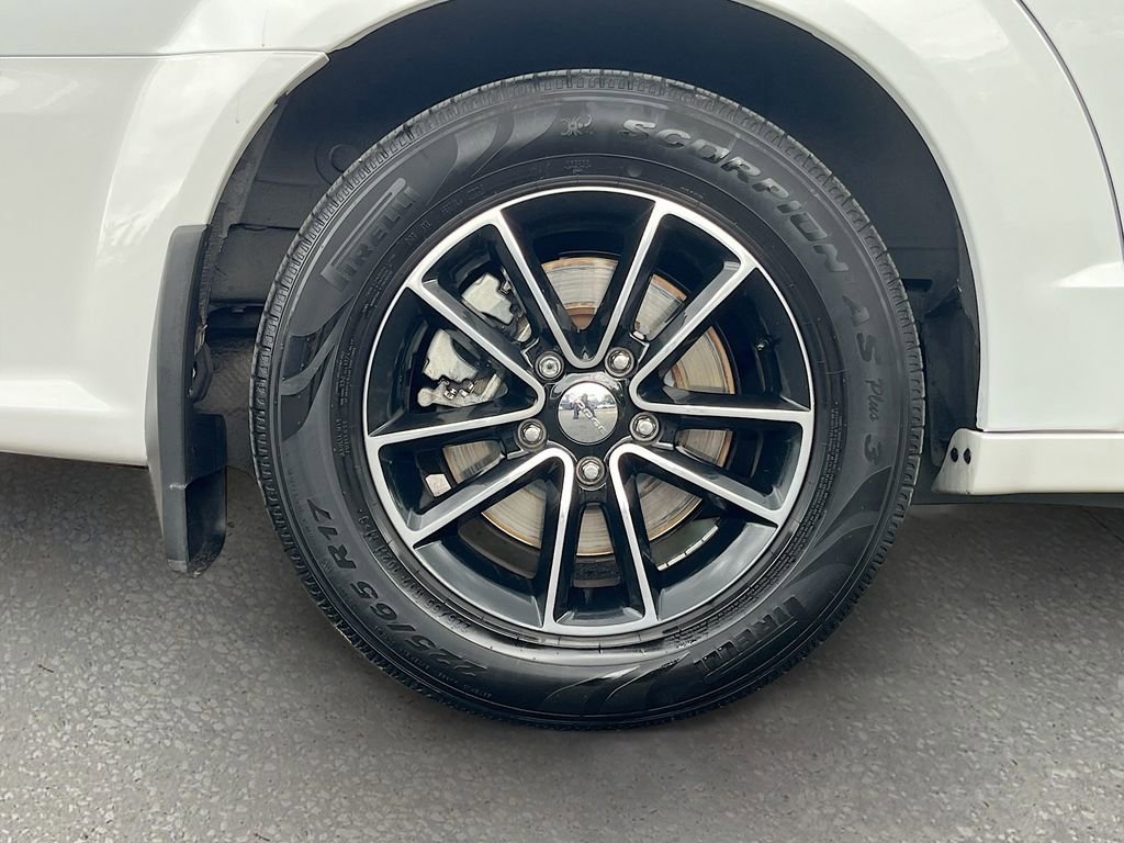 Certified 2018 Dodge Grand Caravan SE image 29