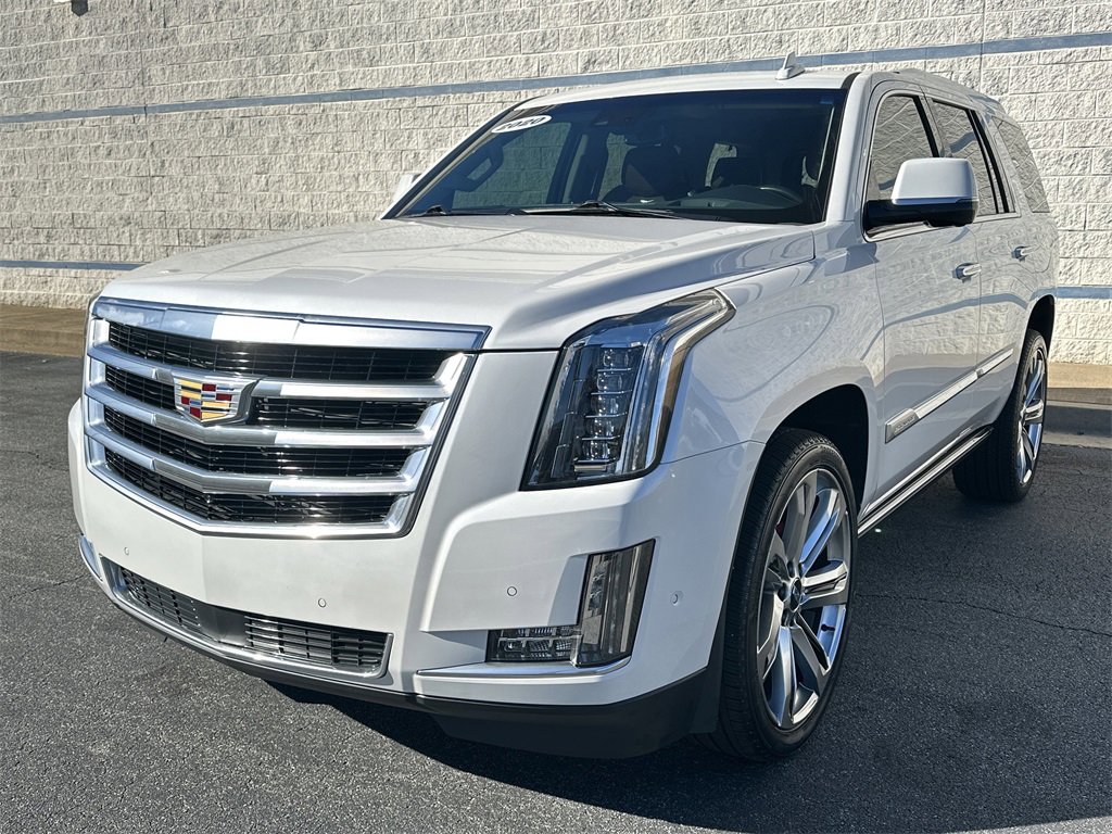 Used 2020 Cadillac Escalade Premium Luxury image 3