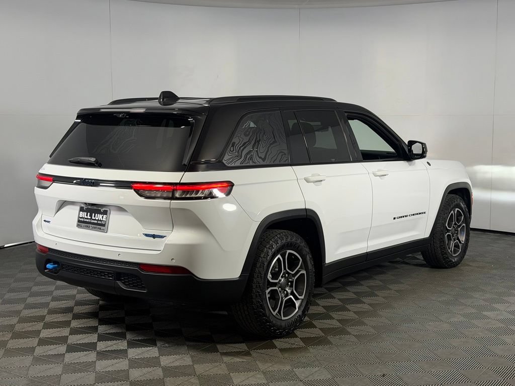 Used 2023 Jeep Grand Cherokee Trailhawk w/ Luxury Tech Group III AWD/4WD image 6