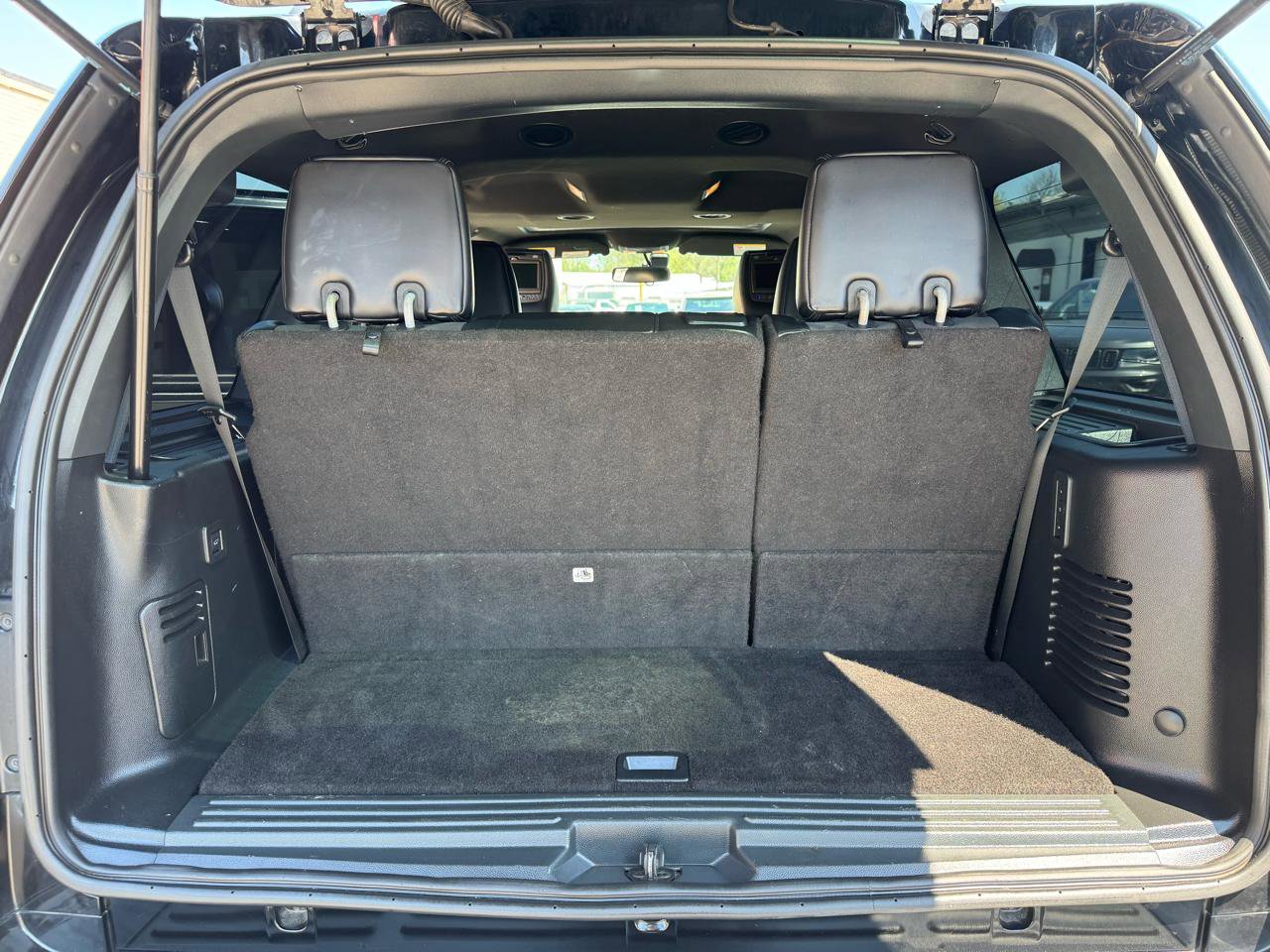 Used 2016 Ford Expedition Platinum image 29