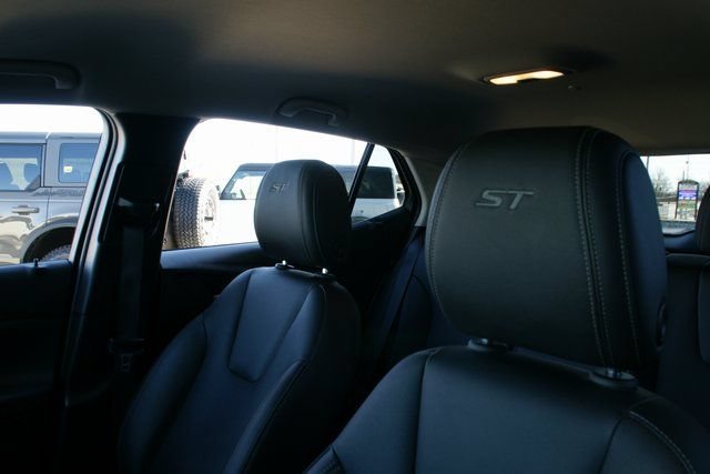Used 2024 Buick Encore GX Sport Touring FWD image 17