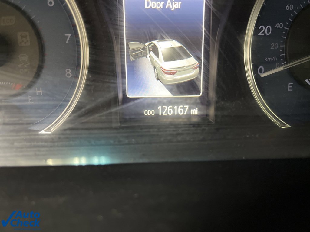 Used 2017 Toyota Camry XLE image 11