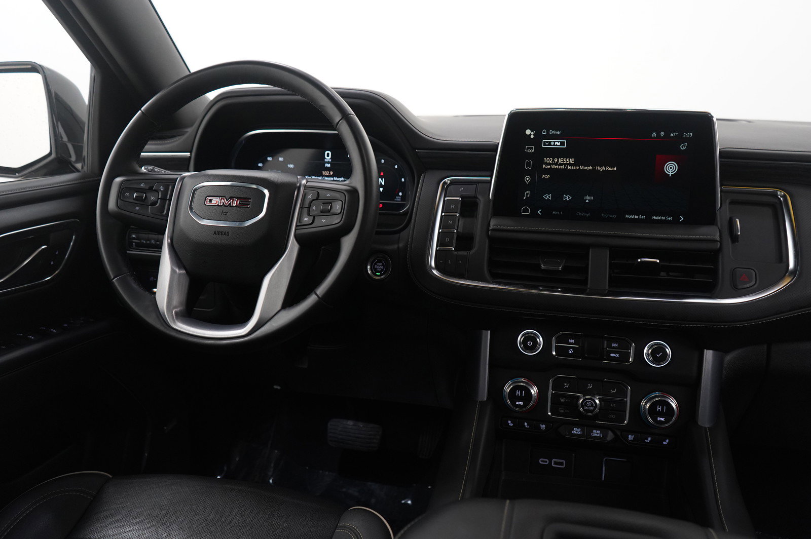 Used 2023 GMC Yukon XL SLT image 15