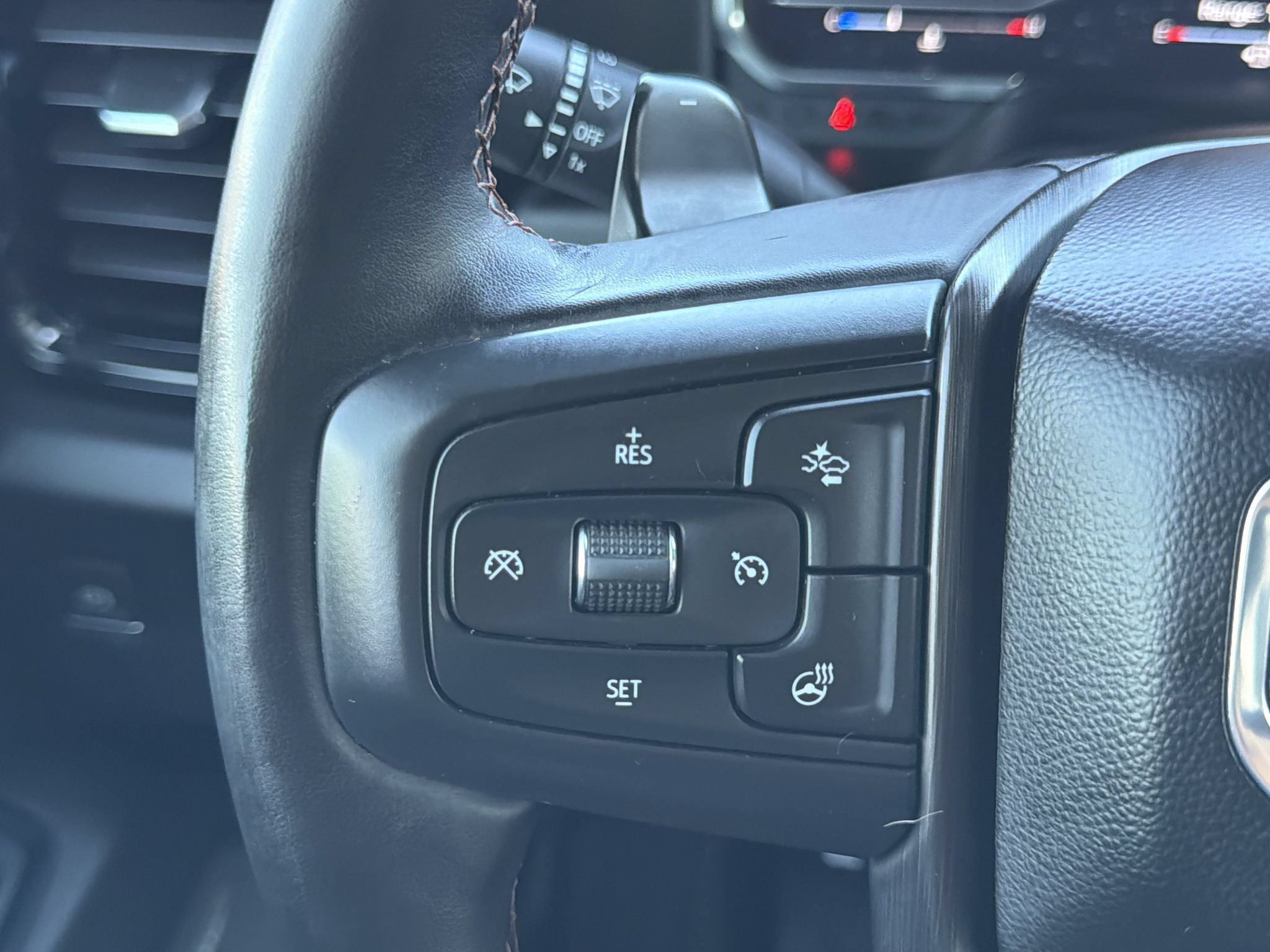 Used 2024 GMC Sierra 1500 AT4 w/ AT4 Preferred Package AWD/4WD image 10