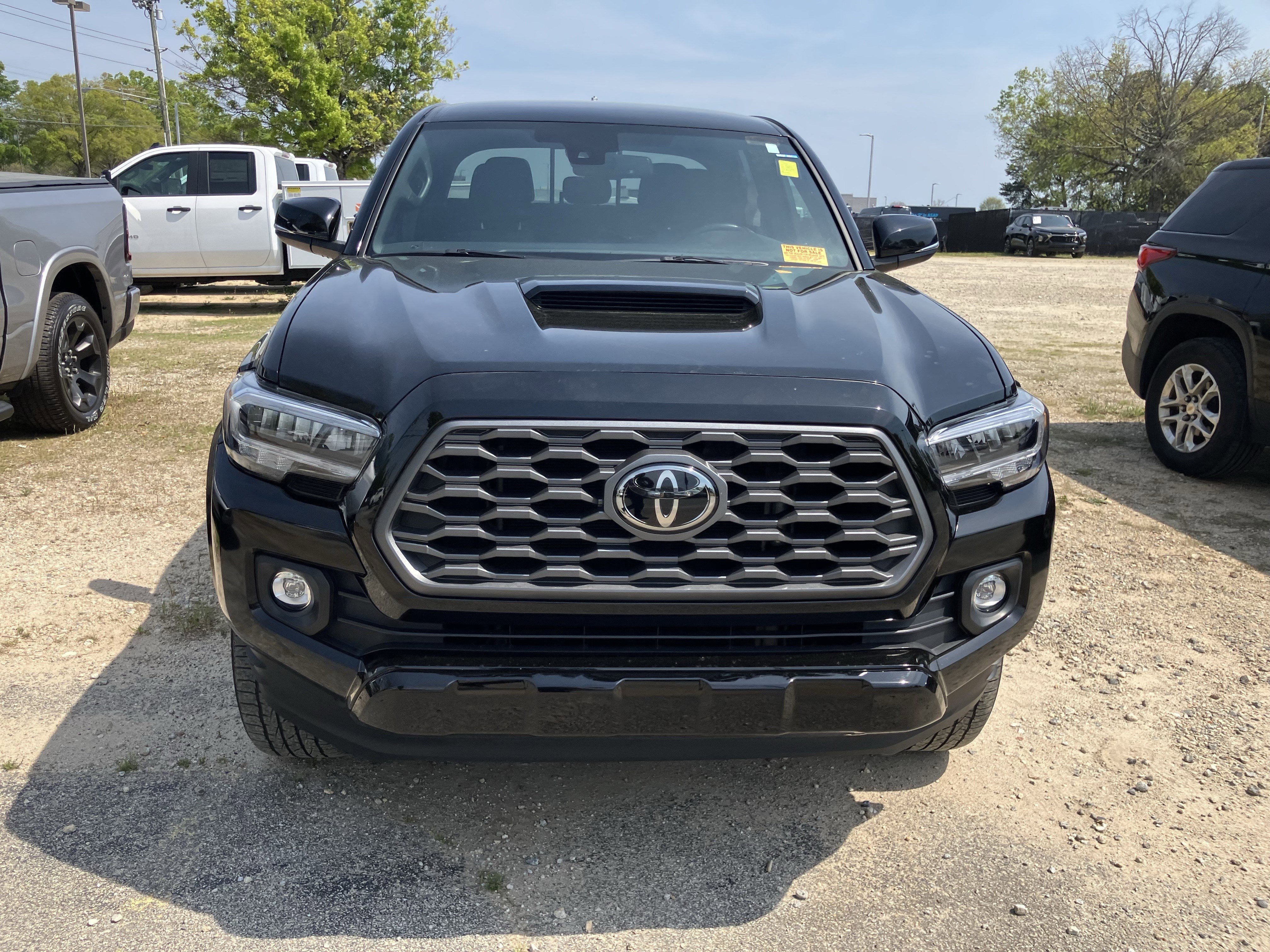 Used 2023 Toyota Tacoma TRD Sport RWD image 2