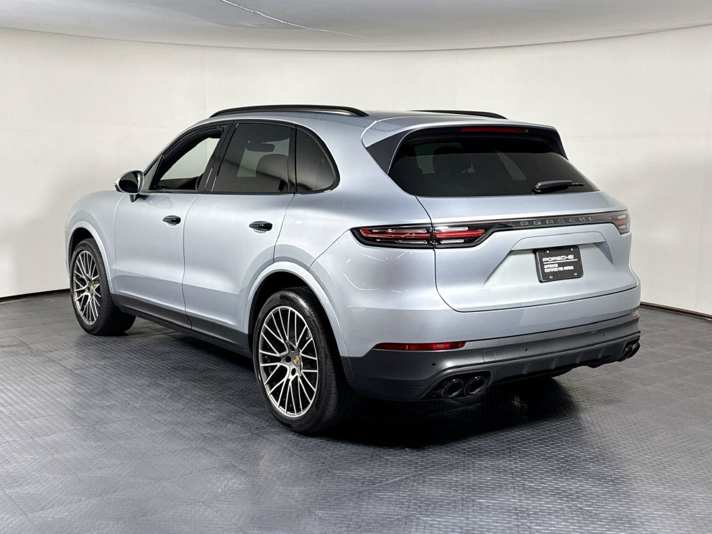 Certified 2023 Porsche Cayenne AWD/4WD image 3