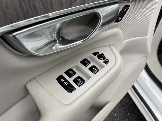 Used 2023 Volvo XC90 B6 Core w/ Climate Package image 19