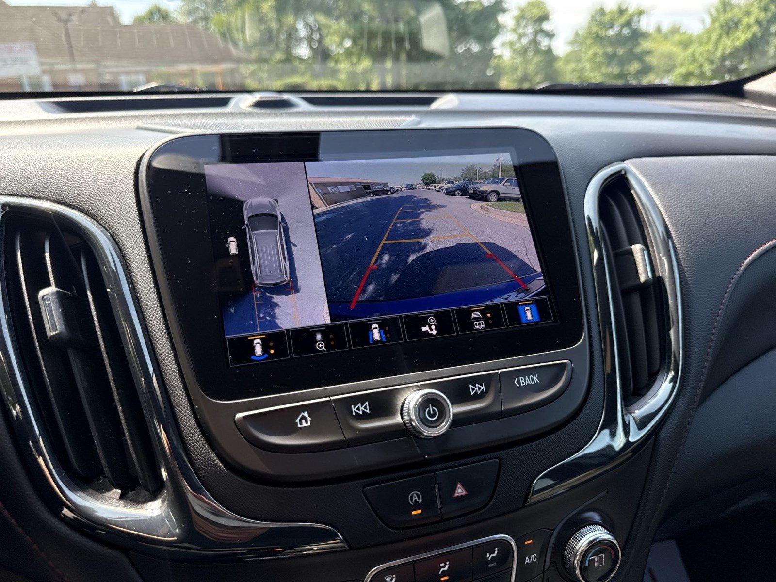 Used 2022 Chevrolet Equinox RS w/ RS Leather Package AWD/4WD image 19