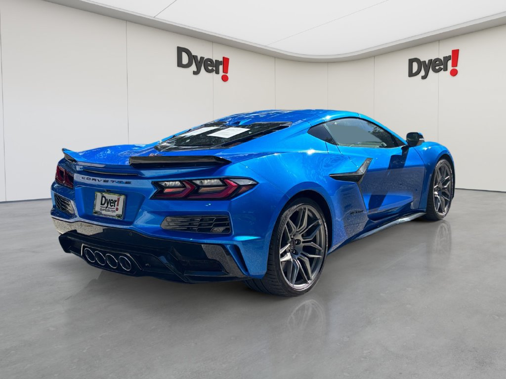 Used 2025 Chevrolet Corvette Z06 RWD image 5