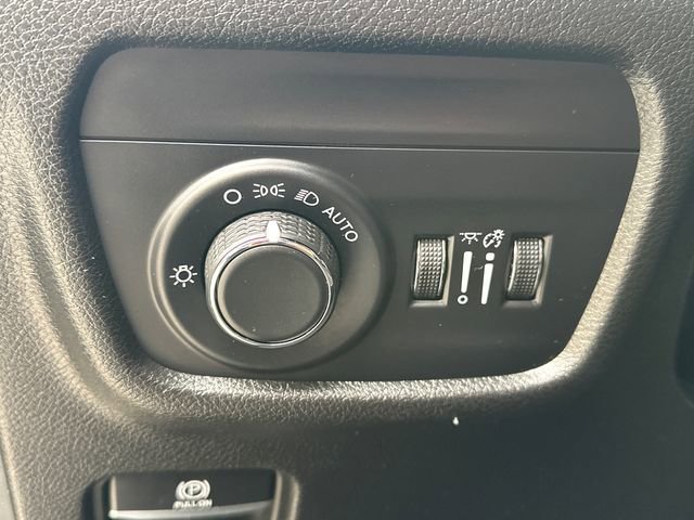 Used 2024 Jeep Grand Cherokee L Laredo image 26