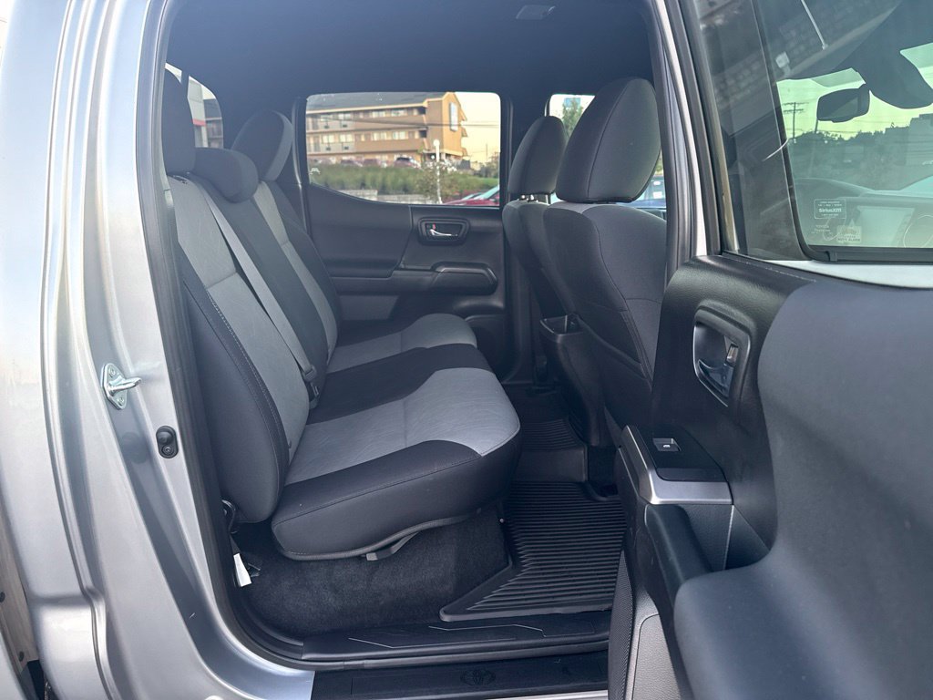 Certified 2021 Toyota Tacoma TRD Off-Road AWD/4WD image 6