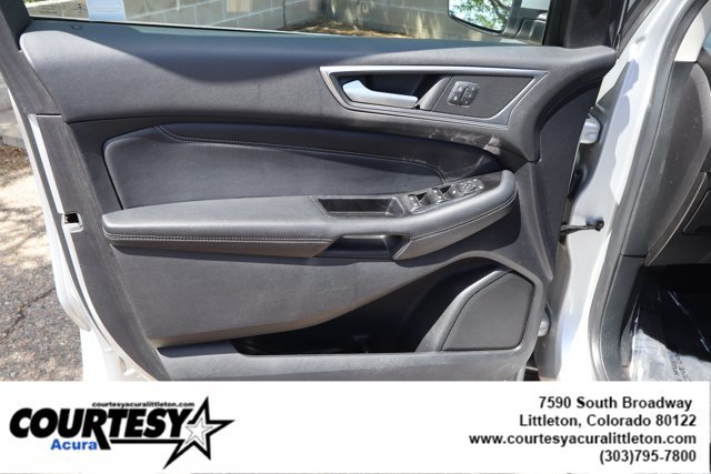 Used 2018 Ford Edge Titanium w/ Technology Package AWD/4WD image 23