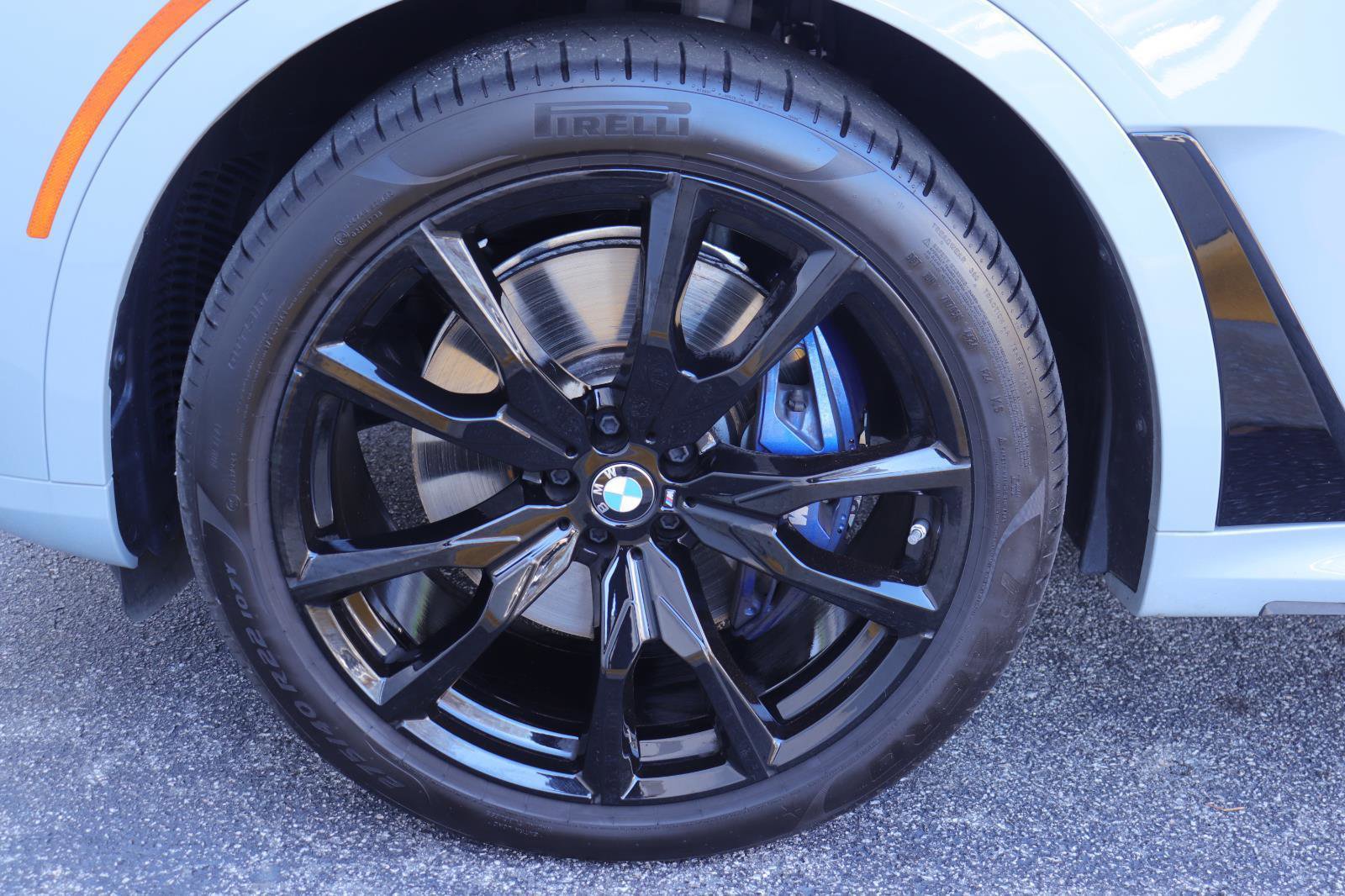 Used 2025 BMW X7 M60i image 45