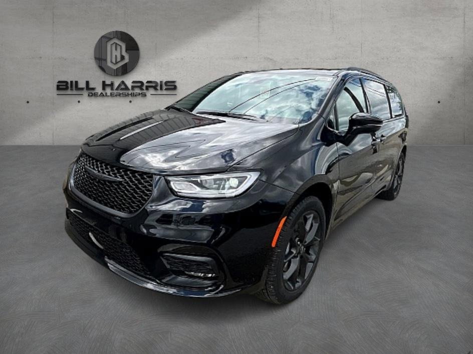 New 2026 Chrysler Pacifica Limited