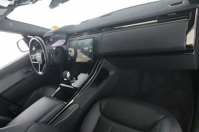 Used 2025 Land Rover Range Rover Sport SE image 31