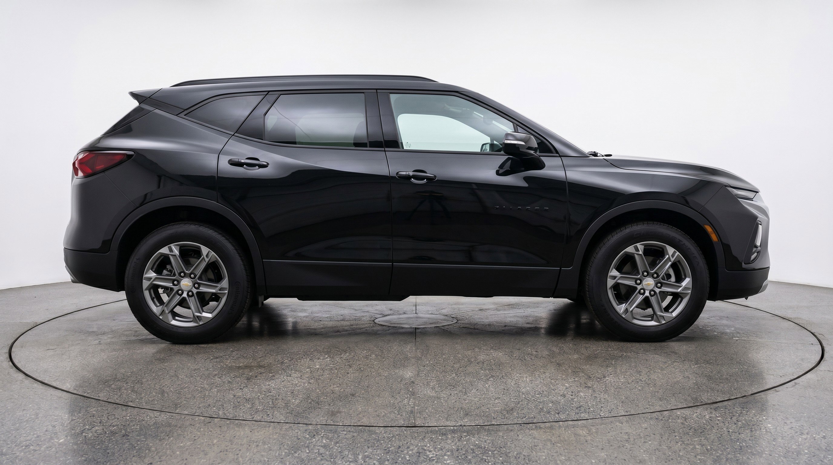 Used 2025 Chevrolet Blazer LT FWD image 11