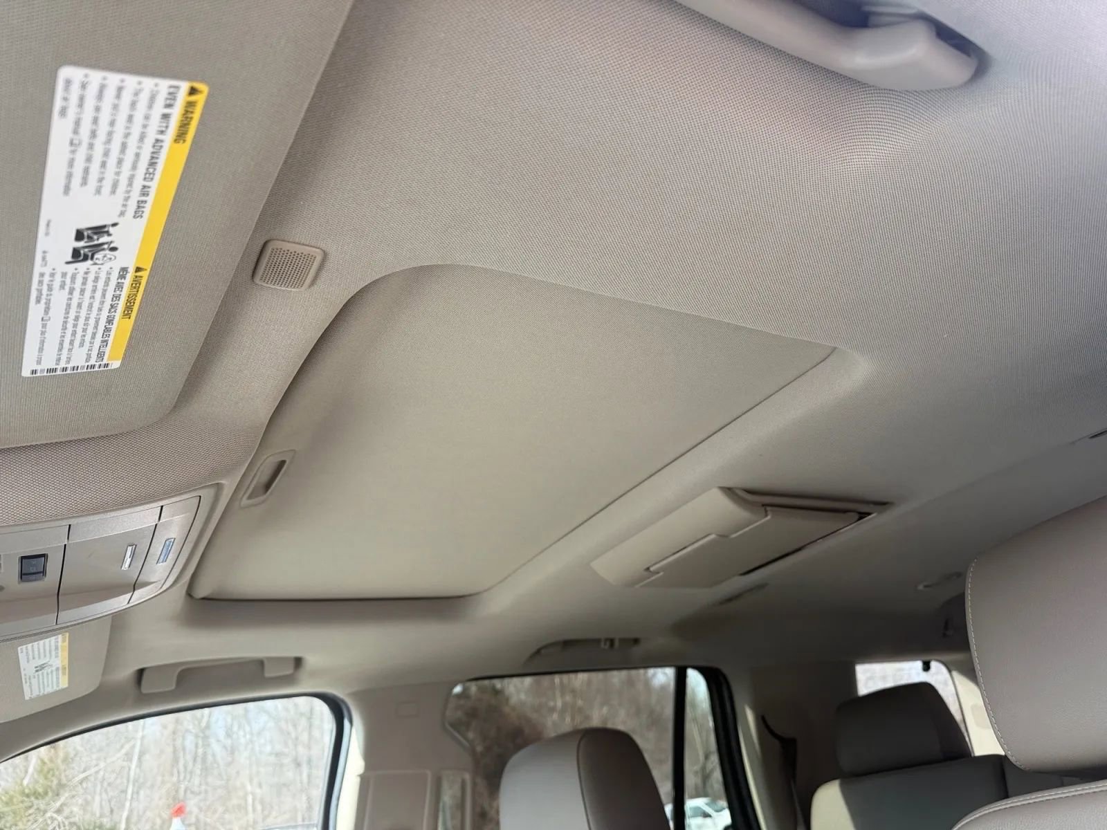 Used 2018 Chevrolet Tahoe LT w/ LT Signature Package AWD/4WD image 23