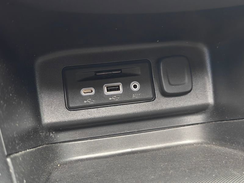 Used 2022 Chevrolet Equinox RS w/ RS Leather Package image 40