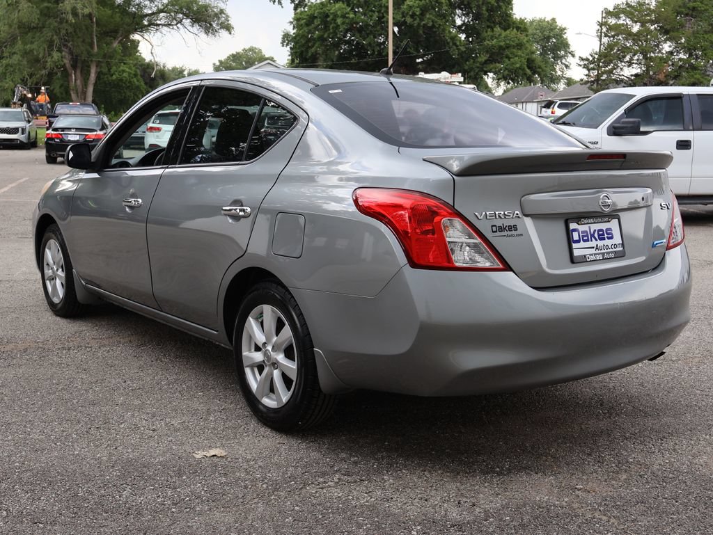 Used 2014 Nissan Versa SV w/ Convenience Package FWD image 5