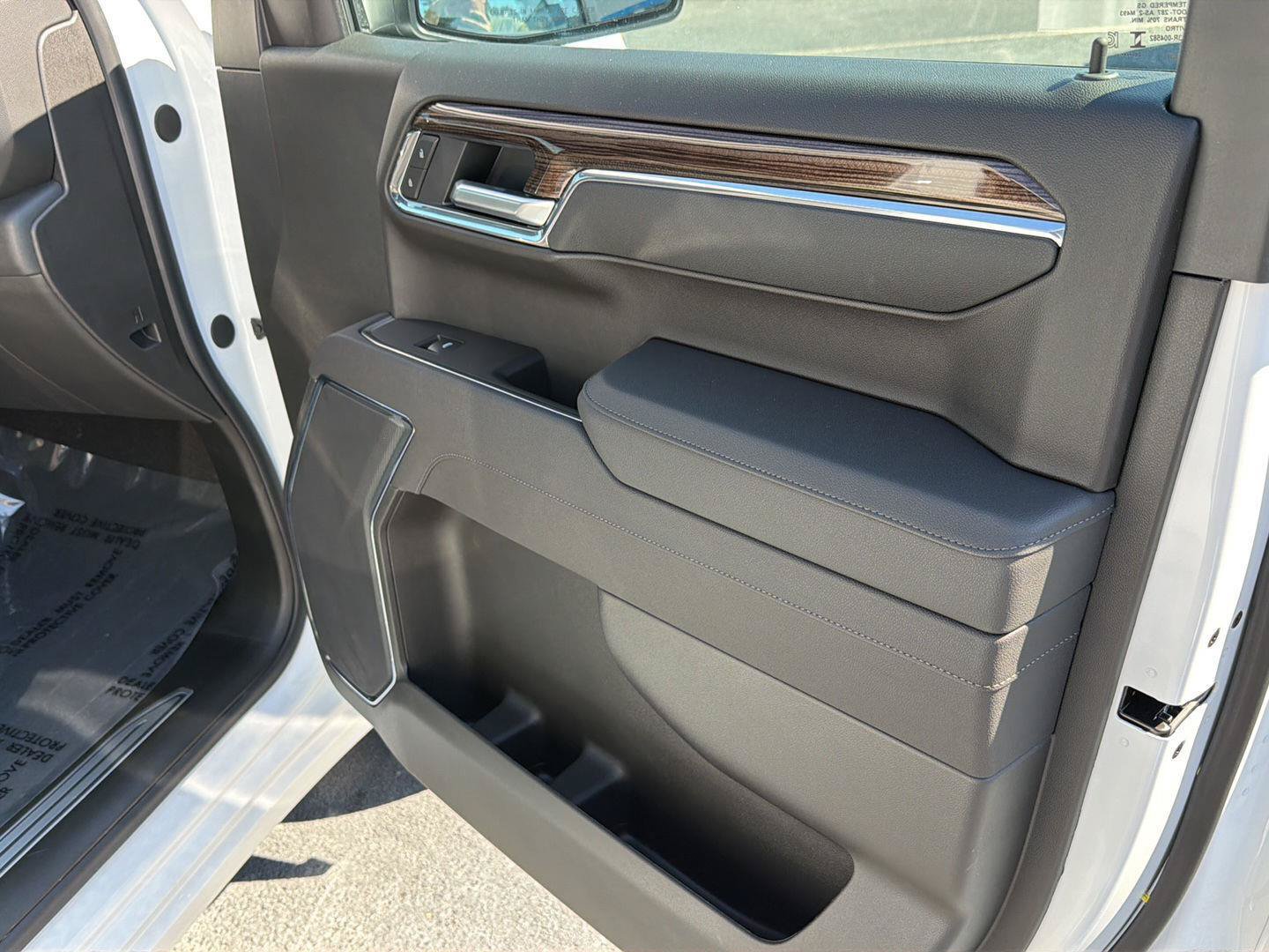 New 2026 Chevrolet Silverado 1500 LT w/ Leather Package RWD image 14
