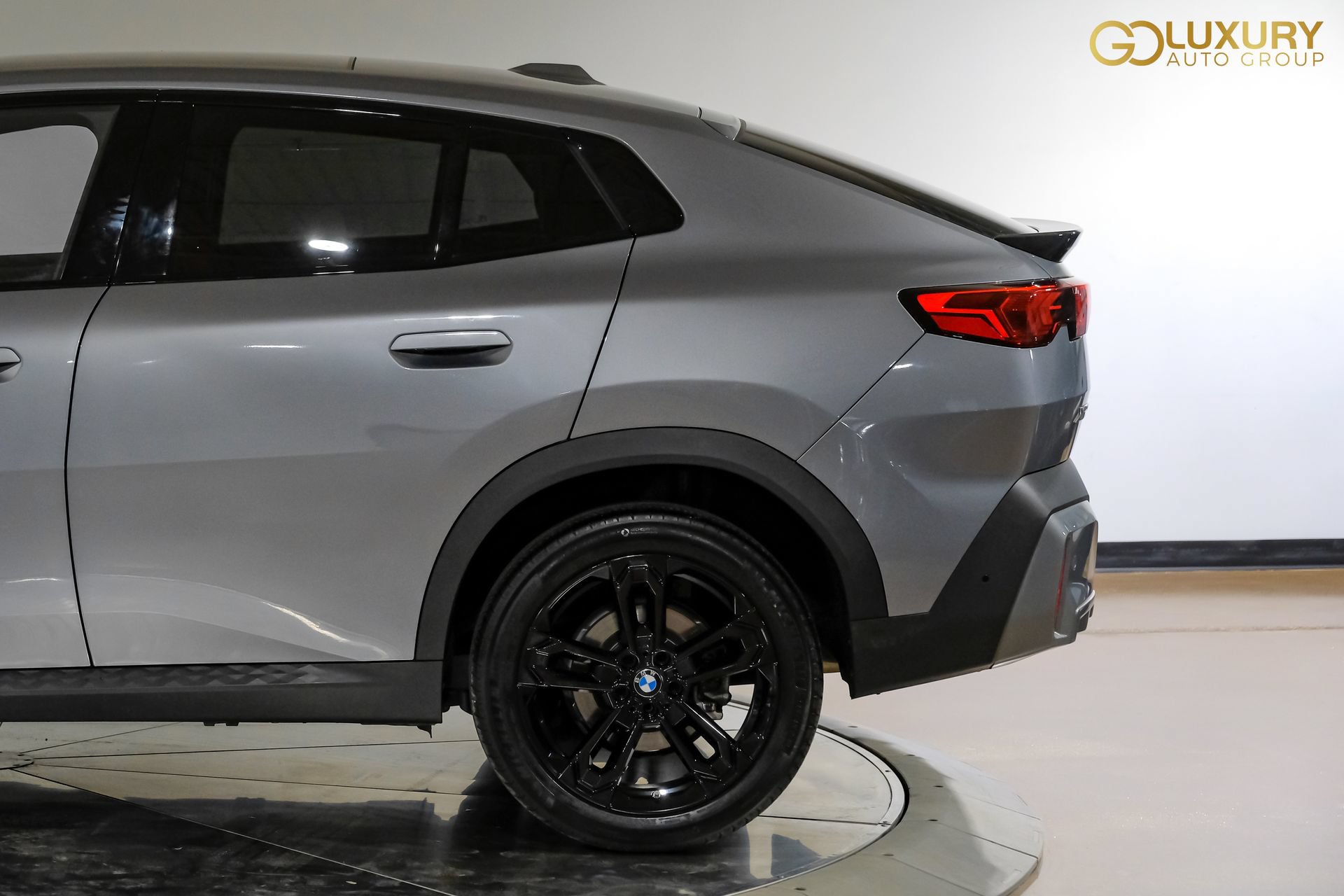 Used 2025 BMW X2 xDrive28i AWD/4WD image 15