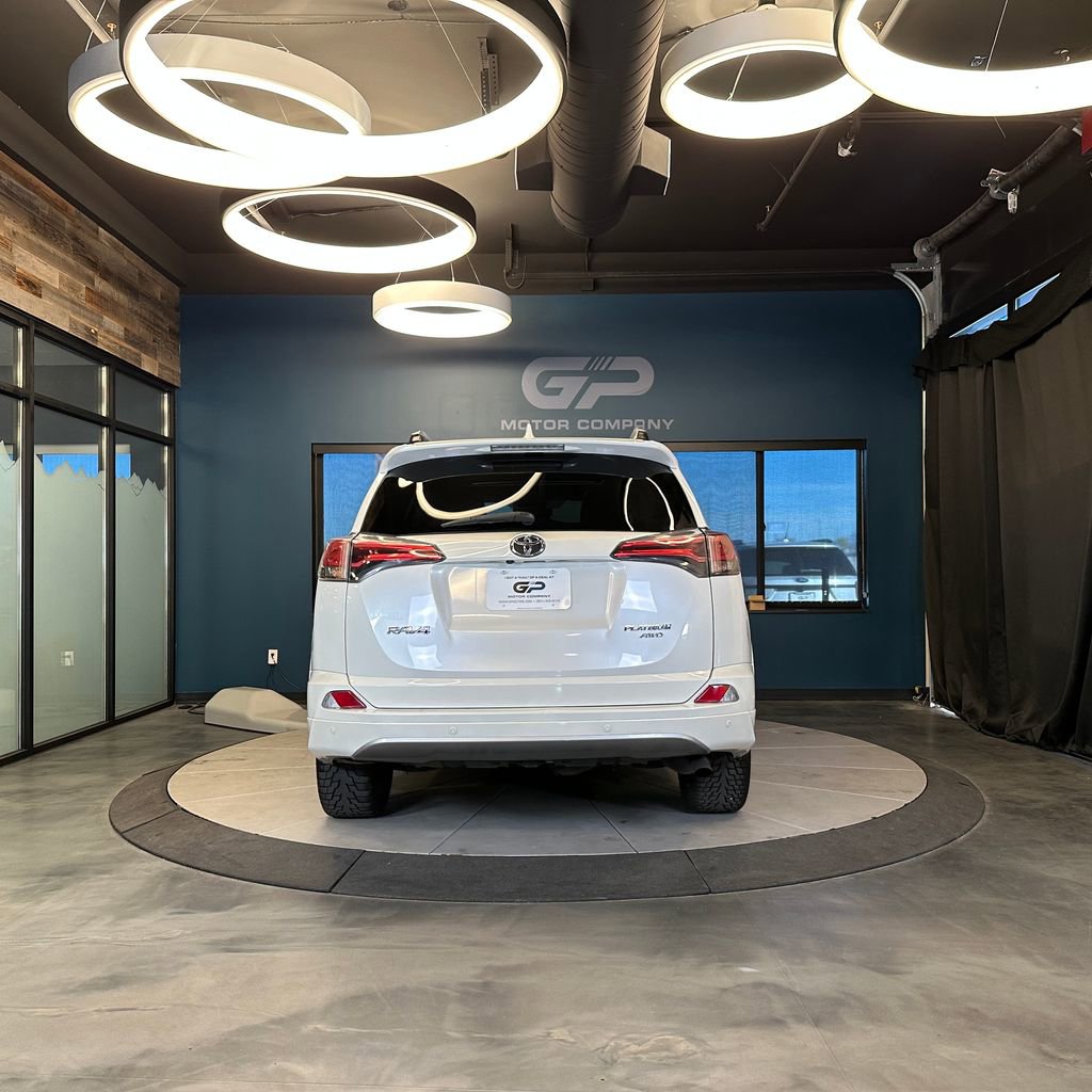 Used 2017 Toyota RAV4 Platinum image 4